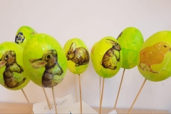 Muszelki tworzą piękne pisanki techniką decoupage